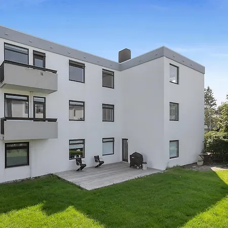 Modern In Safamyri In - Birta Reykjavik